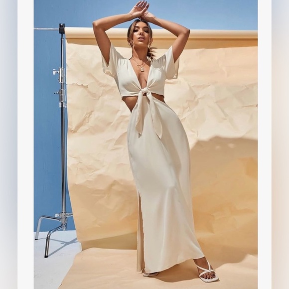 Cupshe Short Sleeve Tie Front V Neck Cutout Waist Slit Hem Maxi Dress size S - Picture 3 of 8